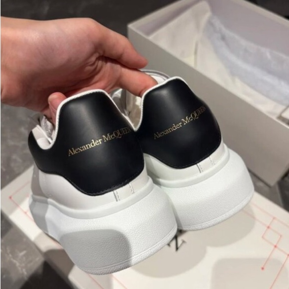 Alexander McQueen White Sneakers with Black Heel - Picture 4 of 6